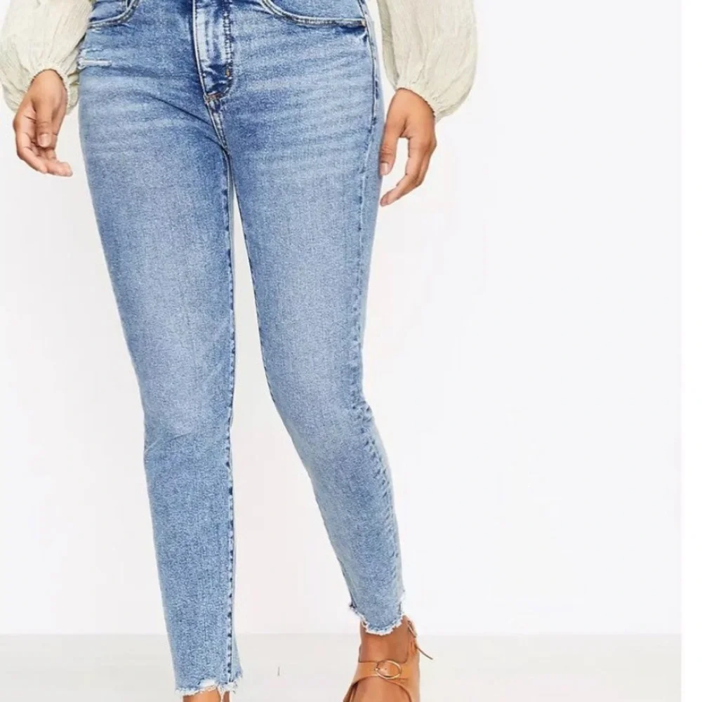 Loft Curvy Skinny Frayed Jeans
